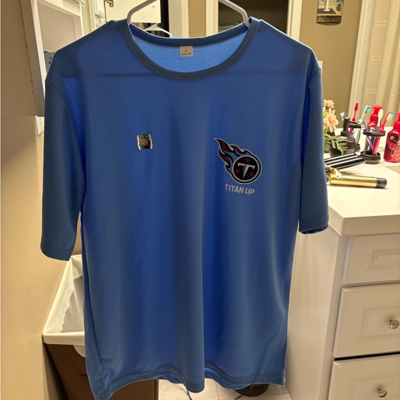 NWOT TENNESSEE TITAN UP T-SHIRT - Picture 2 of 4